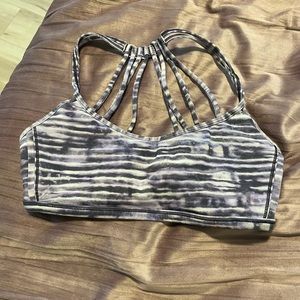 Lululemon sports bra